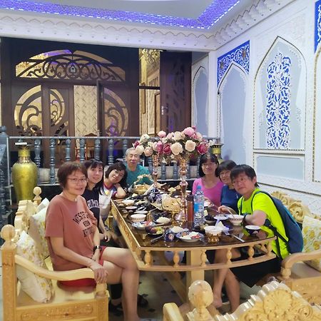 Hotel Rizqiro'Z Boutique Бухара Екстер'єр фото