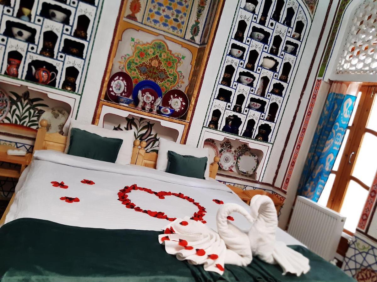 Hotel Rizqiro'Z Boutique Бухара Екстер'єр фото