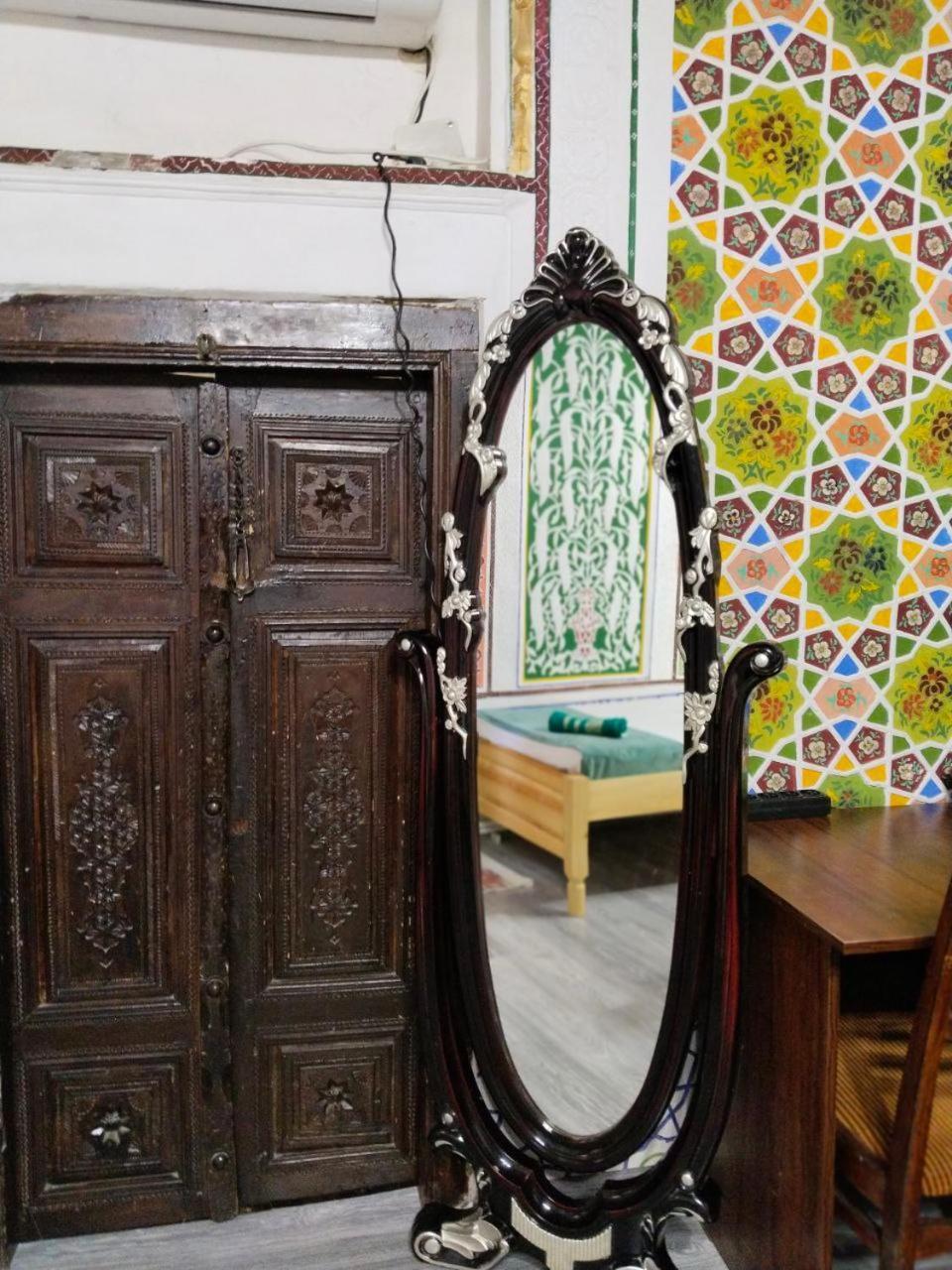 Hotel Rizqiro'Z Boutique Бухара Екстер'єр фото