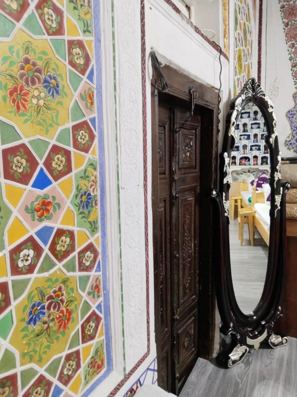 Hotel Rizqiro'Z Boutique Бухара Екстер'єр фото